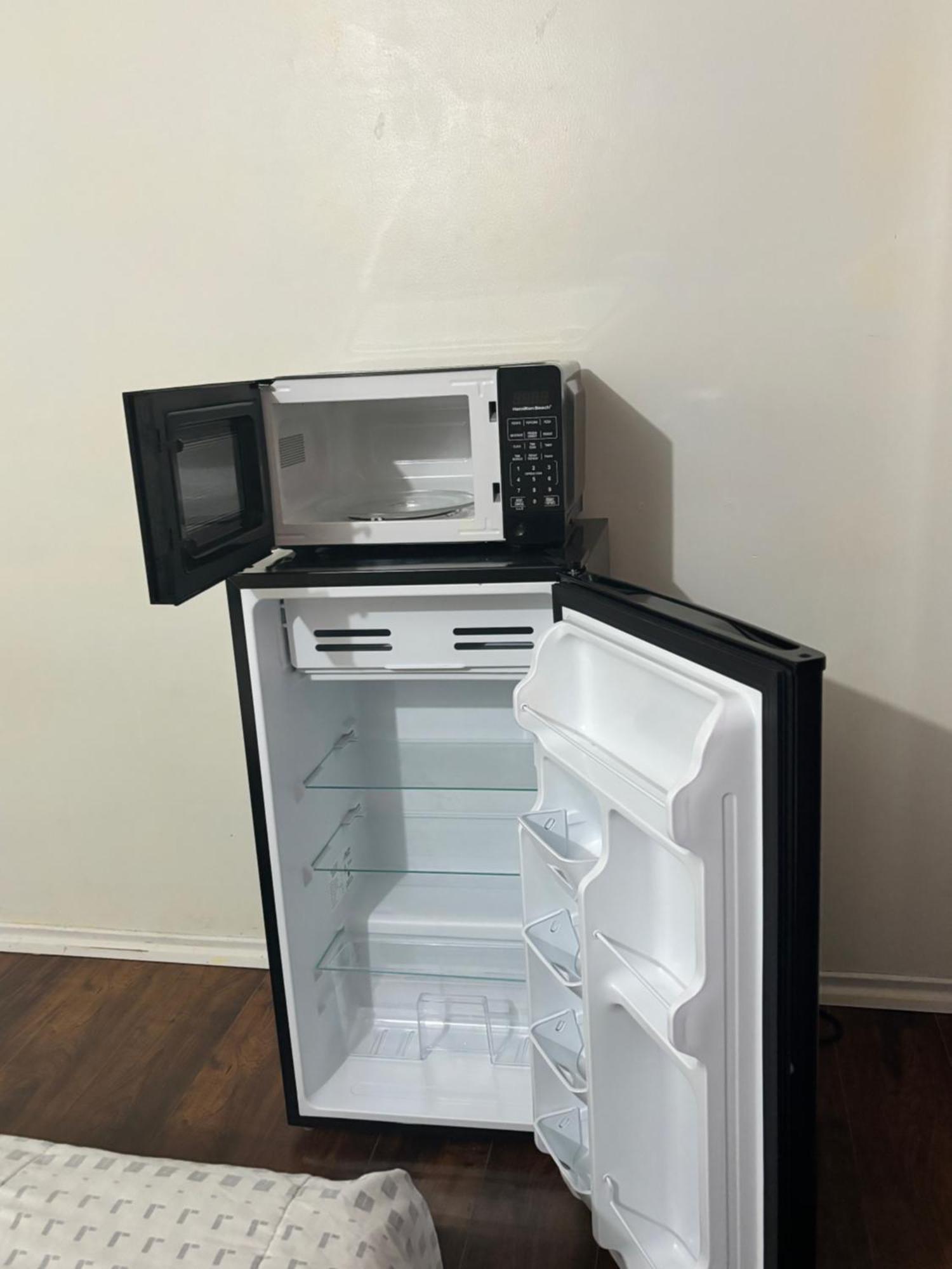 ברמפטון Bright Queen Room Close To Sheridan College And Airport מראה חיצוני תמונה