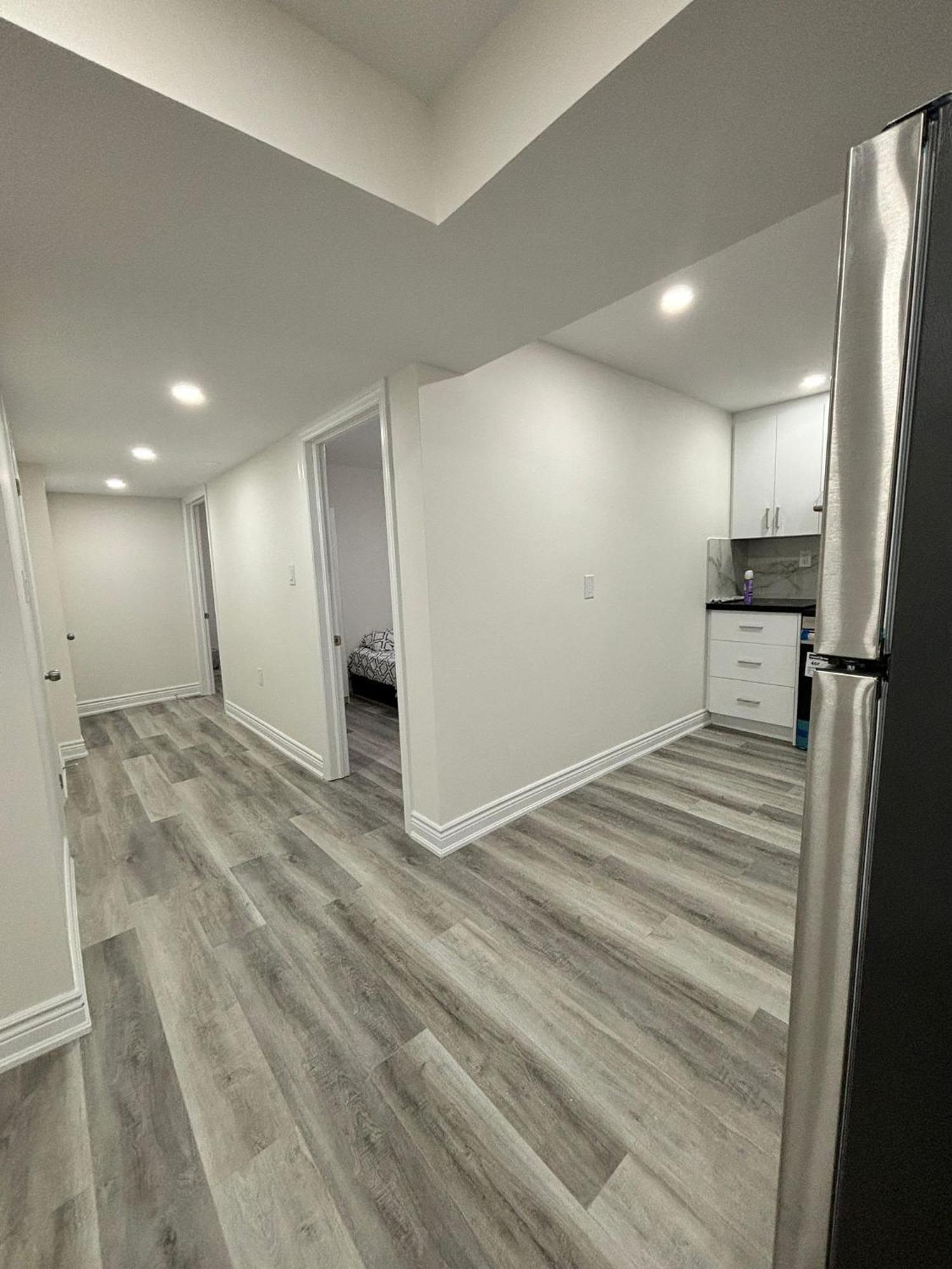 ברמפטון Bright Queen Room Close To Sheridan College And Airport מראה חיצוני תמונה