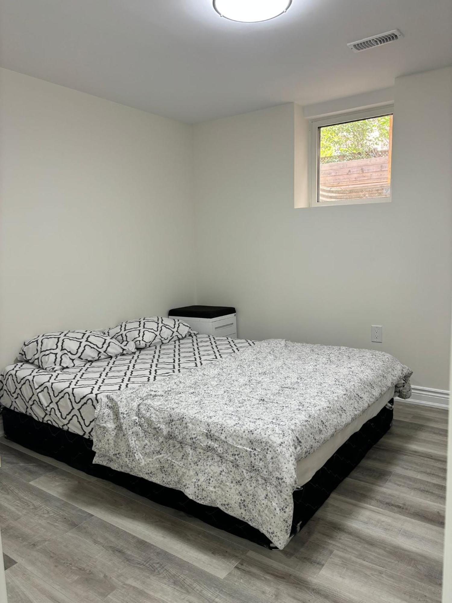 ברמפטון Bright Queen Room Close To Sheridan College And Airport מראה חיצוני תמונה